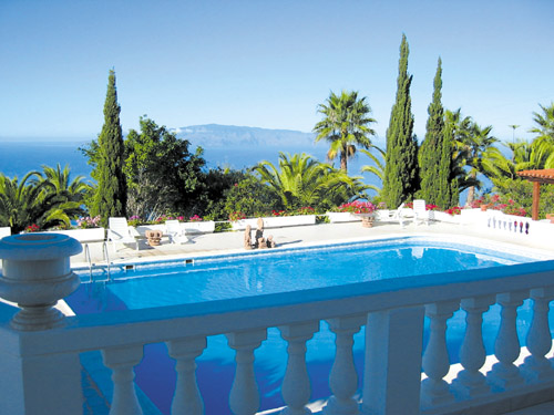 Der Pool mit Blick auf La Gomera
